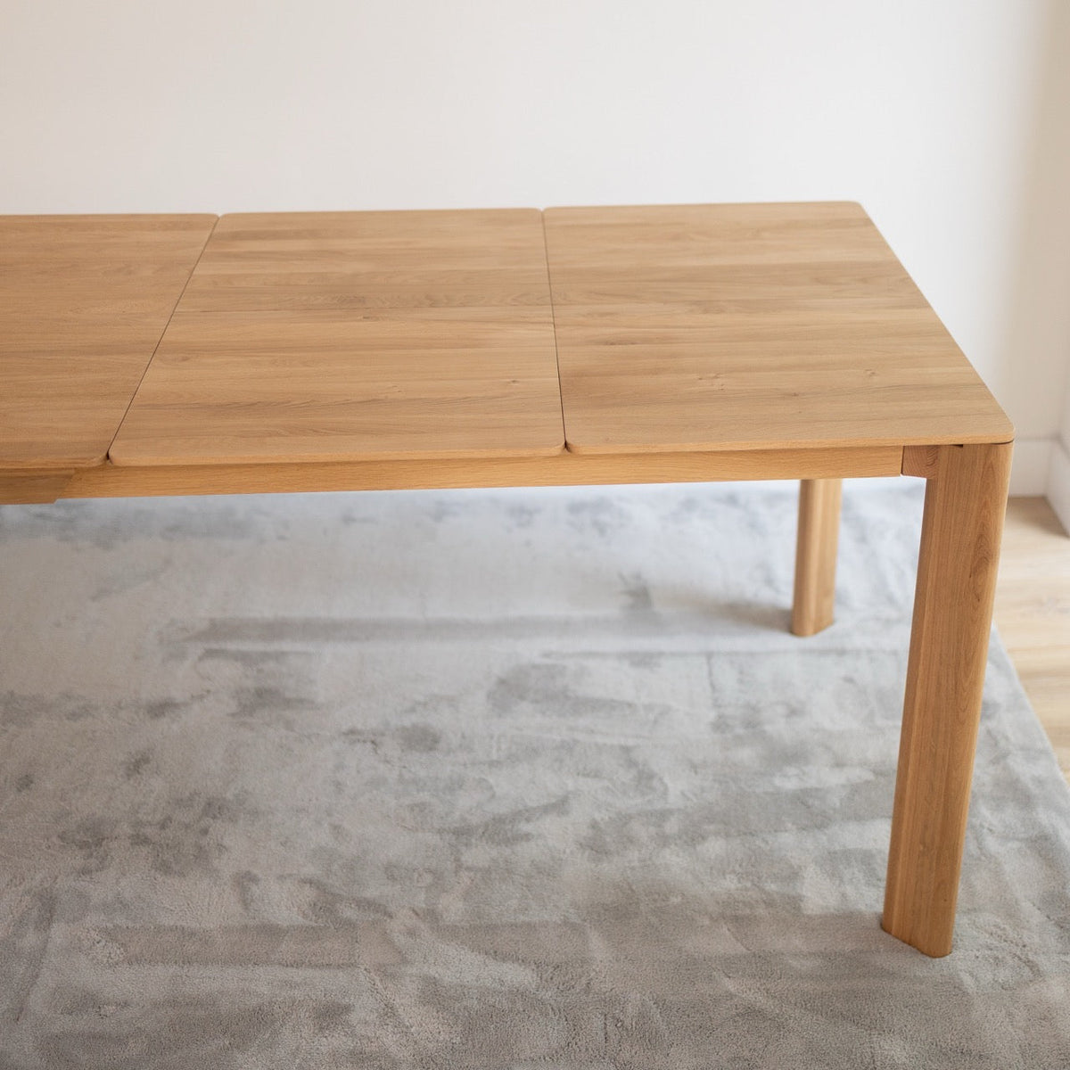 Dita solid oak extending dining table | VESKOR