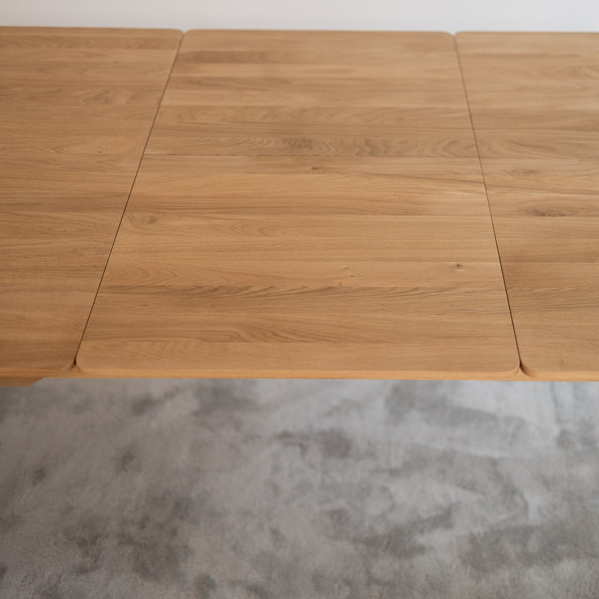 Dita solid oak extending dining table | VESKOR