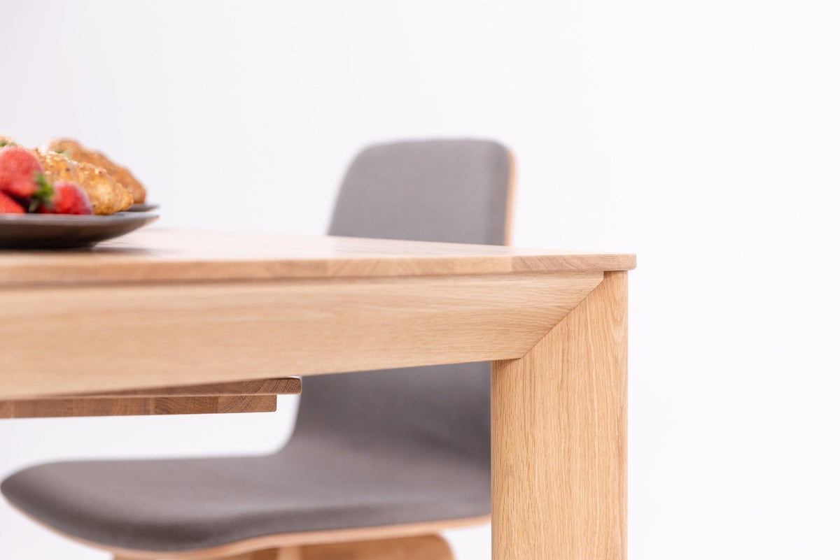 Dita solid oak extending dining table | VESKOR