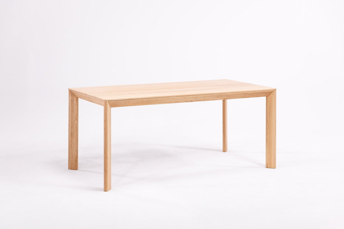 Dita solid oak extending dining table | VESKOR