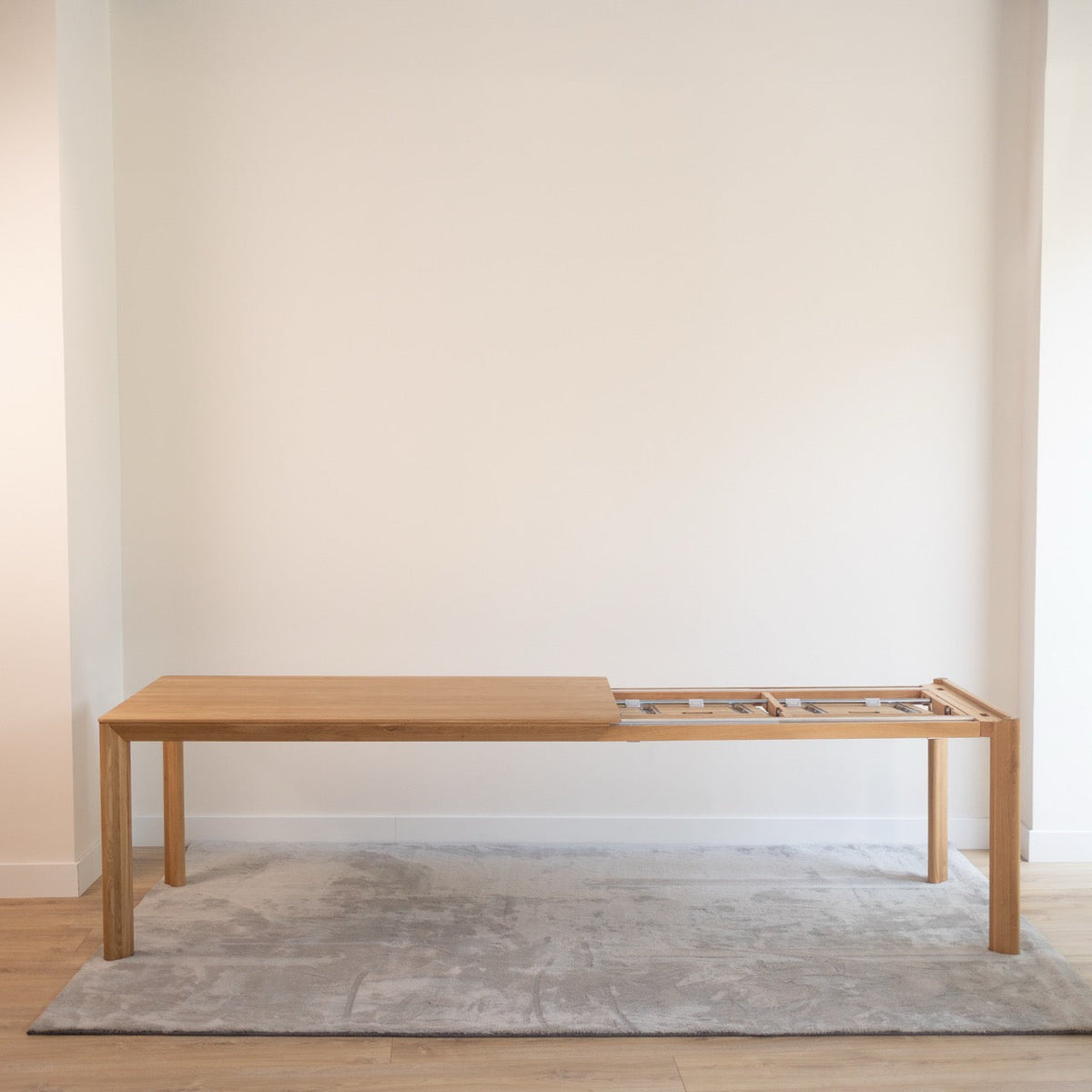 Dita solid oak extending dining table | VESKOR