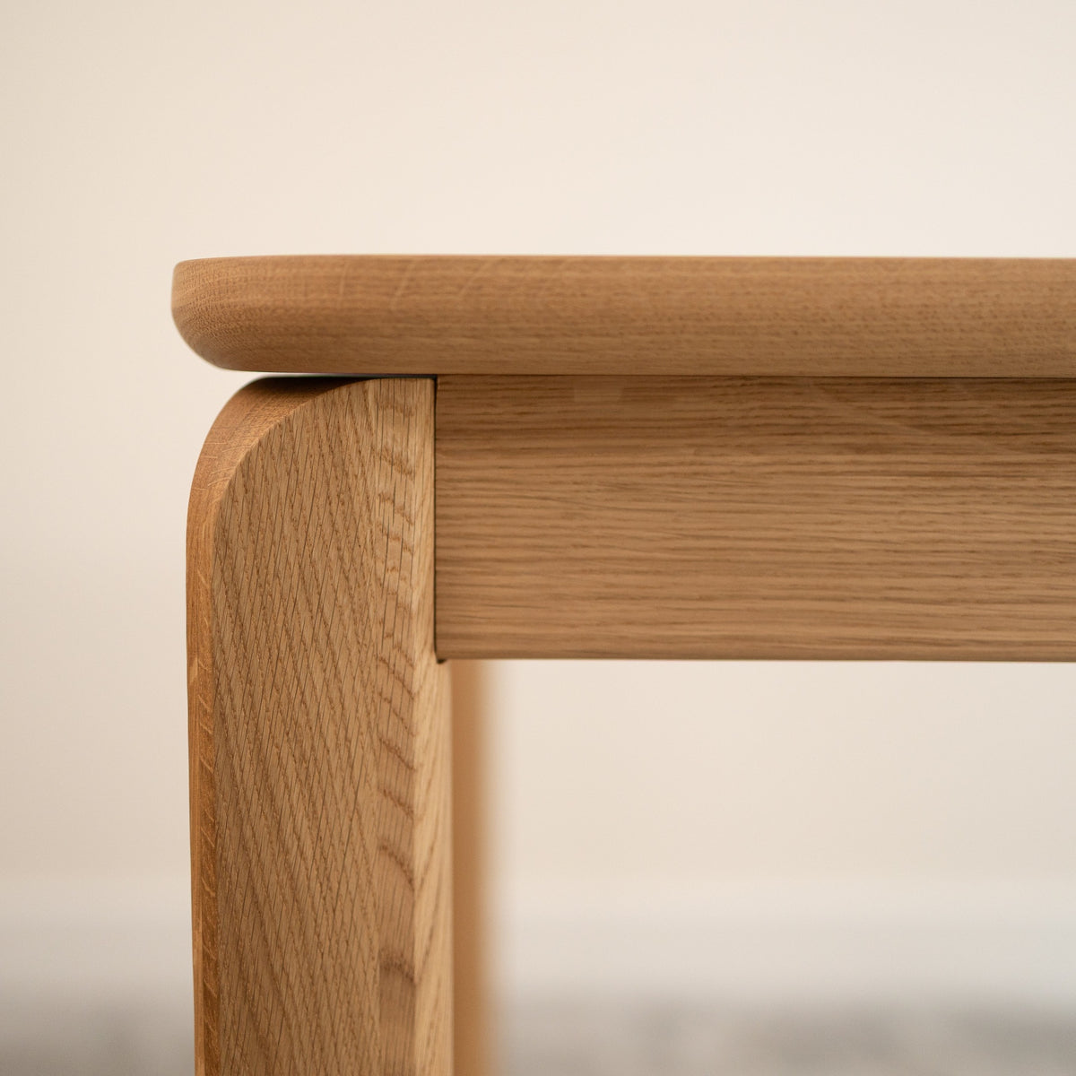 Mesa de comedor de madera maciza de roble fija Golf | VESKOR