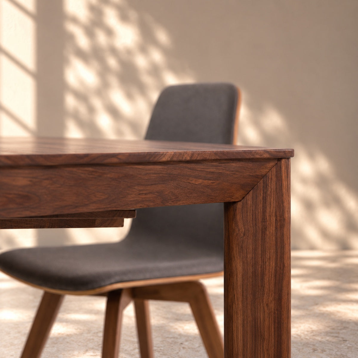 Mesa de comedor de madera maciza de Nogal fija Dita | VESKOR