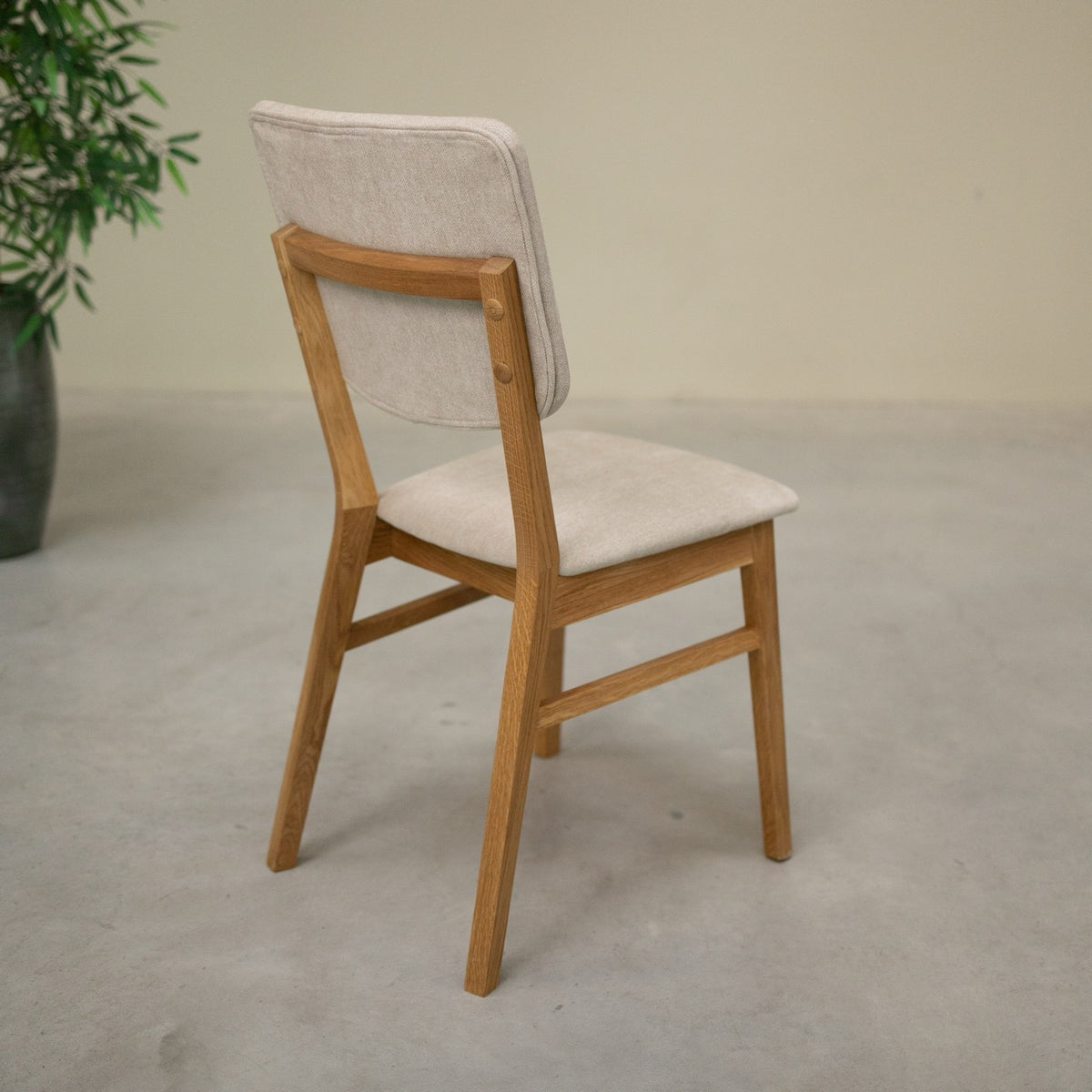 Pack de 2 o 4 sillas de madera maciza de roble Tallin | VESKOR