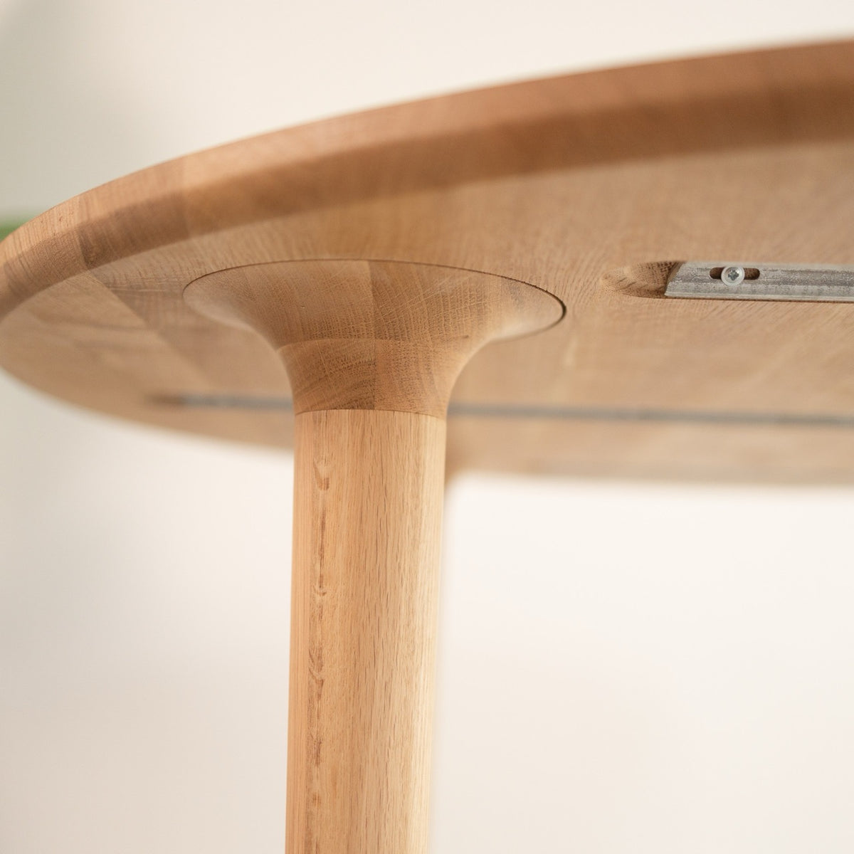 Mesa de comedor de madera maciza de roble fija Bond | VESKOR