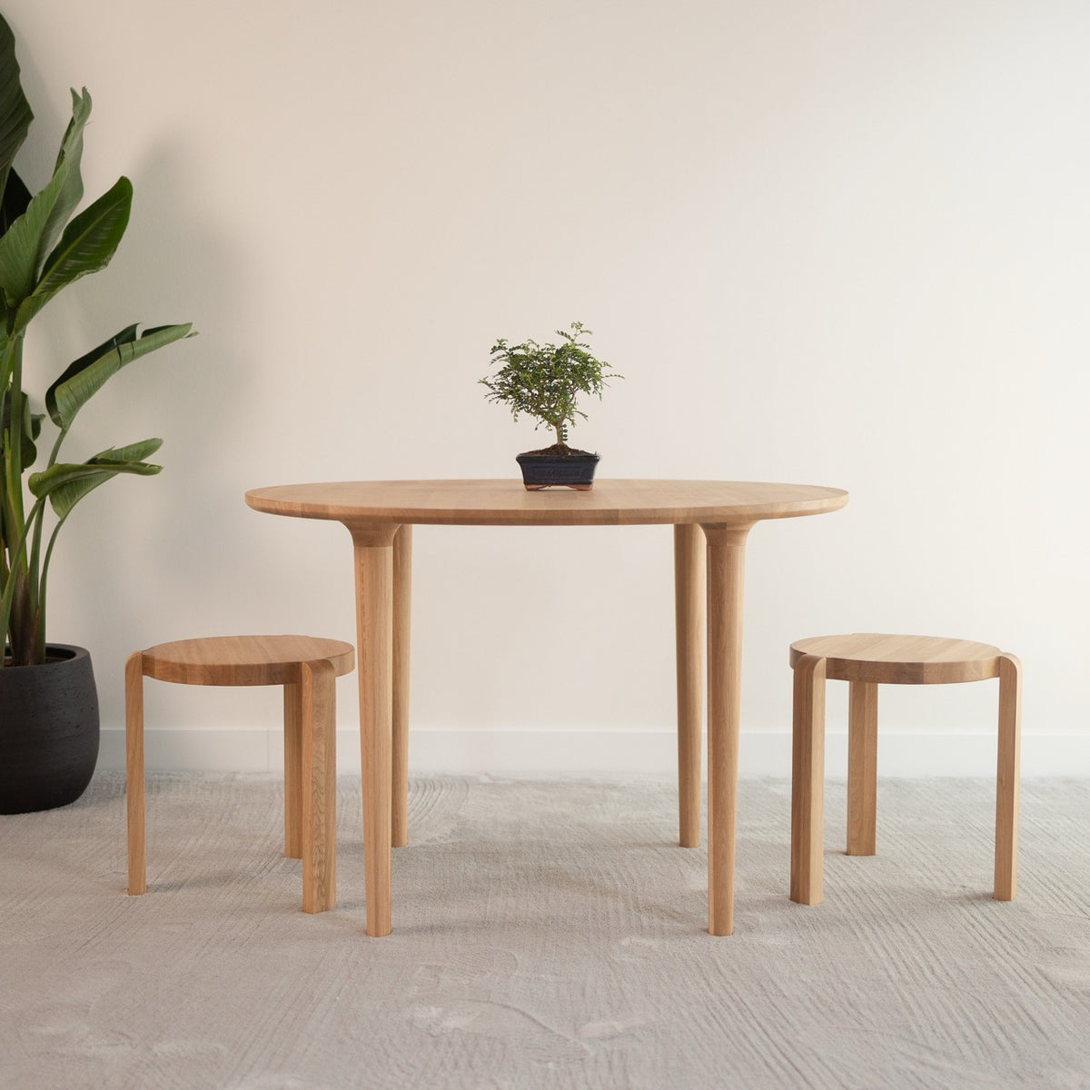 Mesa de comedor de madera maciza de roble fija Bond | VESKOR