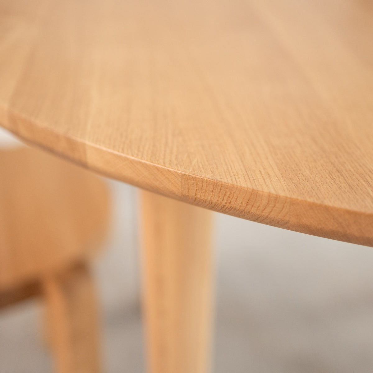 Mesa de comedor de madera maciza de roble fija Bond | VESKOR