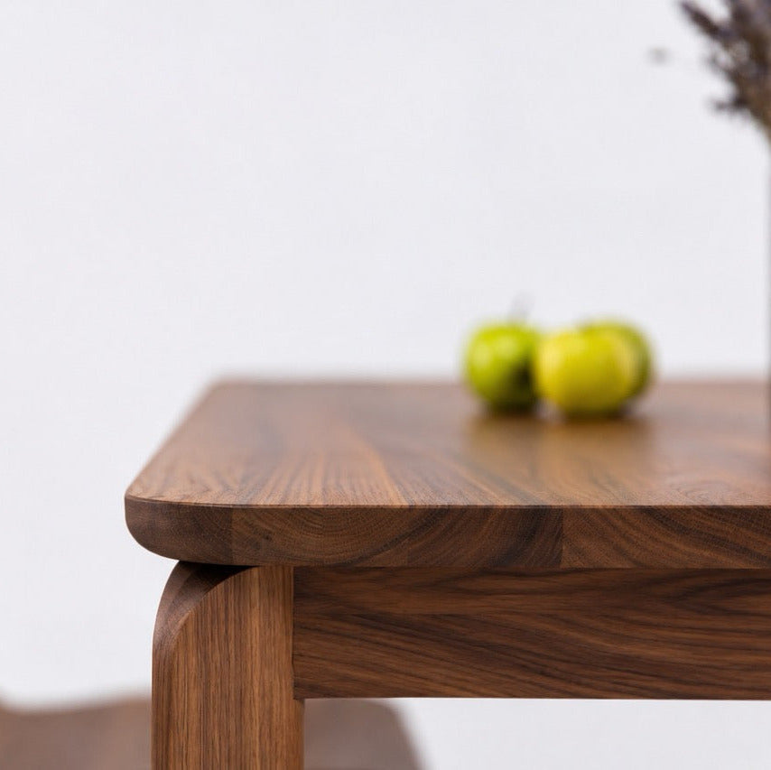 Mesa de comedor de madera maciza de nogal fija Golf | VESKOR